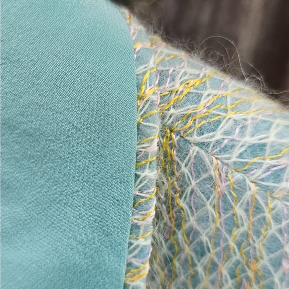 Chanel  blazer. Needs a new home 🤩🥰. I have to take more photo of size etc, - Picture 8 of 14